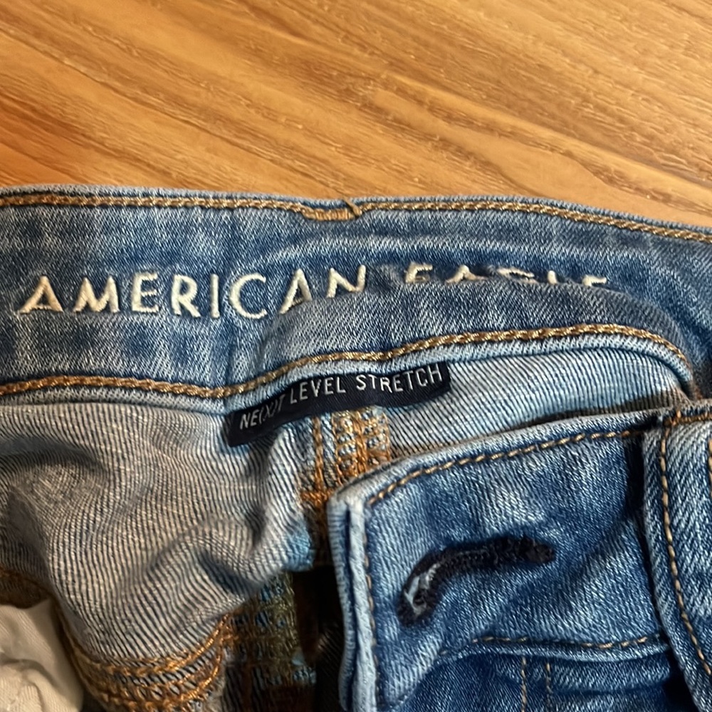 Like new AE JEANS - Picture 2 of 4